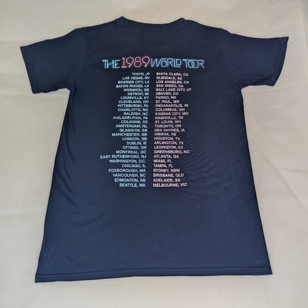 Taylor Swift 1989 Tour T-Shirt - Picture 2 of 6
